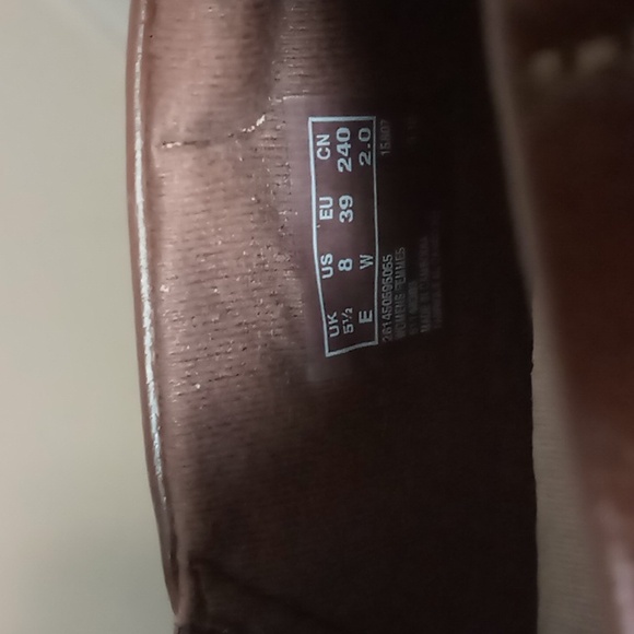 Collection by Clarks Brown Faux Leather Shoes w Design Buckle Size 8 - Picture 8 of 10